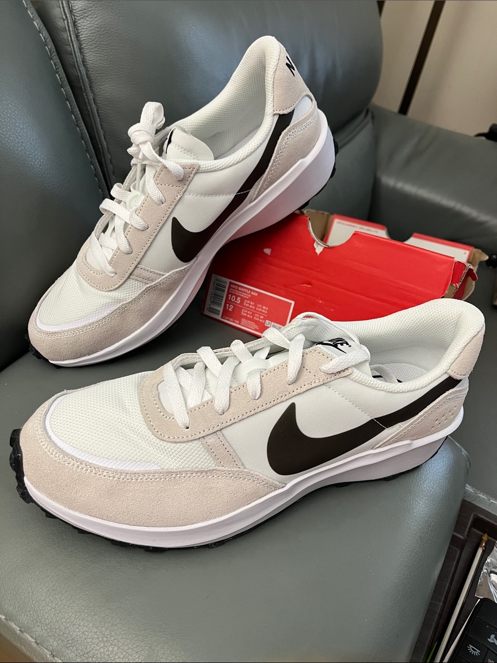 10.5 Men’s Nike Waffle